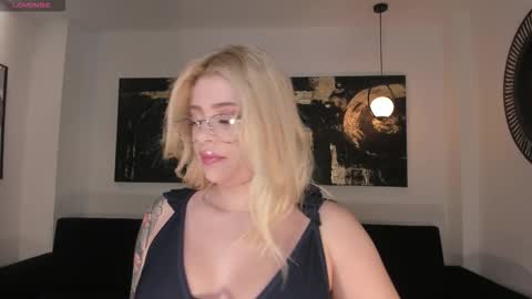Snapshot of madisonkane chatting on 01/08/26, 11:01 Madison Kane online show from 01/08/26, 11:01