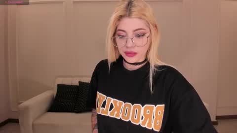 Snapshot of madisonkane chatting on 01/15/26, 11:04 Madison Kane online show from 01/15/26, 11:04