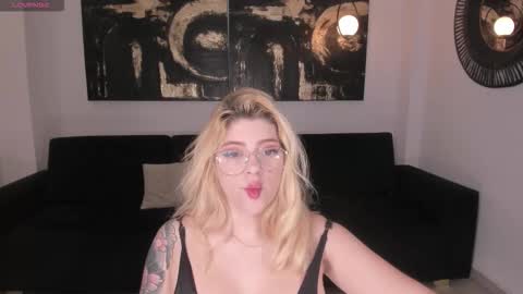 Snapshot of madisonkane chatting on 02/12/26, 11:27 Madison Kane online show from 02/12/26, 11:27
