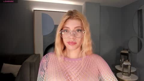 Snapshot of madisonkane chatting on 03/03/26, 11:16 Madison Kane online show from 03/03/26, 11:16