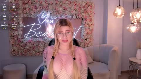Snapshot of madisonkane chatting on 03/10/26, 11:37 Madison Kane online show from 03/10/26, 11:37