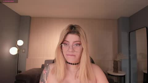 Snapshot of madisonkane chatting on 04/19/26, 11:09 Madison Kane online show from 04/19/26, 11:09