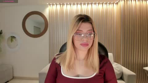 Snapshot of madisonkane chatting on 04/22/26, 11:12 Madison Kane online show from 04/22/26, 11:12
