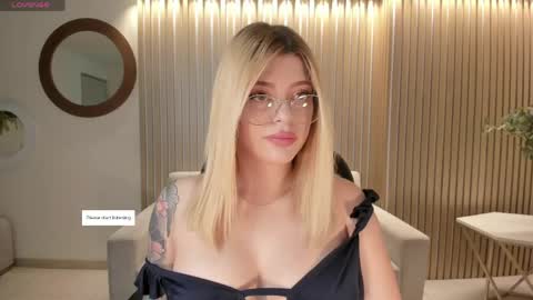 Snapshot of madisonkane chatting on 04/24/26, 11:23 Madison Kane online show from 04/24/26, 11:23