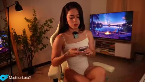 Snapshot of madisonlara chatting on 11/16/25, 04:01 madisonlara online show from 11/16/25, 04:01