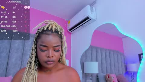 Snapshot of madissonlopez chatting on 01/02/25, 03:05 Madisson Lopez online show from 01/02/25, 03:05