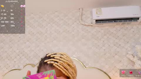 Snapshot of madissonlopez chatting on 11/23/25, 08:52 Madisson Lopez online show from 11/23/25, 08:52