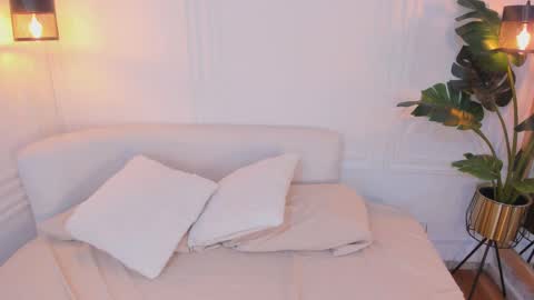 madissonmoore5 online show from 09/23/25, 12:30