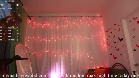 Madisyn Wood online show from 11/01/25, 10:45