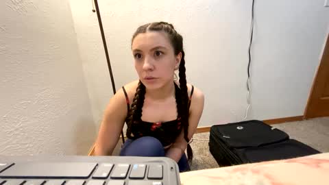 Snapshot of madm569308 chatting on 01/22/25, 05:59 MayUjoin29 online show from 01/22/25, 05:59