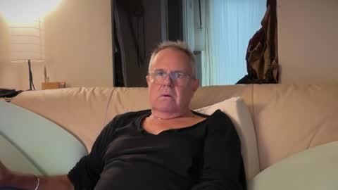 madmanacrossthewater online show from 11/01/25, 10:01