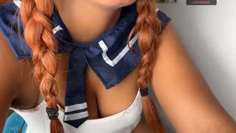 Snapshot of madsnextdoor chatting on 10/19/25, 08:48 Maddie online show from 10/19/25, 08:48