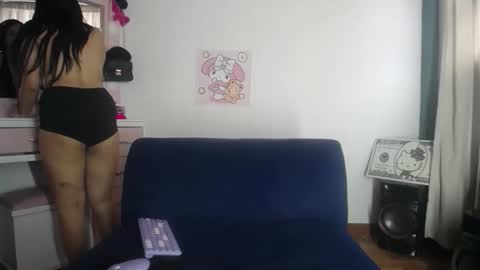 Snapshot of mady_short chatting on 05/04/26, 08:38 MADY online show from 05/04/26, 08:38
