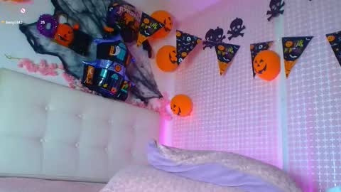 Snapshot of madysson__js_ chatting on 11/01/25, 12:01 madysson__js_ online show from 11/01/25, 12:01