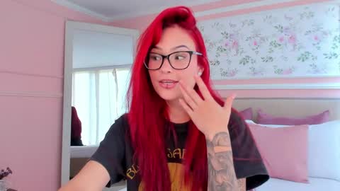 Mae Lyra online show from 04/27/26, 05:33