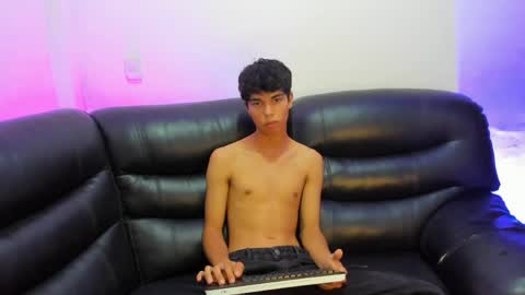 Snapshot of mael_twink chatting on 03/28/26, 09:25 Mael online show from 03/28/26, 09:25