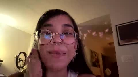 Snapshot of maemariposa chatting on 02/20/26, 12:51 Mae Mariposa online show from 02/20/26, 12:51
