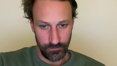 Snapshot of maenu_69 chatting on 12/17/25, 10:16 maenu_69 online show from 12/17/25, 10:16