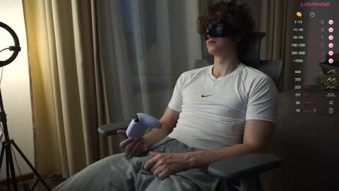 Snapshot of maestro3369 chatting on 11/07/25, 01:44 Mike XMaestro 3369 online show from 11/07/25, 01:44