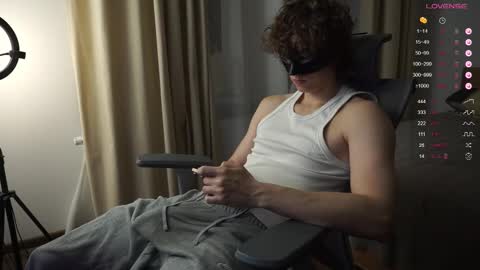 Snapshot of maestro3369 chatting on 11/13/25, 01:54 Mike XMaestro 3369 online show from 11/13/25, 01:54