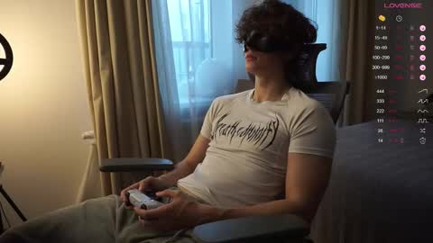 Snapshot of maestro3369 chatting on 11/15/25, 11:40 Mike XMaestro 3369 online show from 11/15/25, 11:40