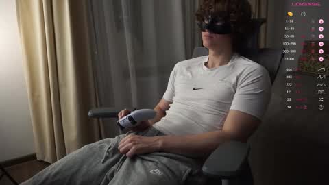 Snapshot of maestro3369 chatting on 12/03/25, 01:53 Mike XMaestro 3369 online show from 12/03/25, 01:53