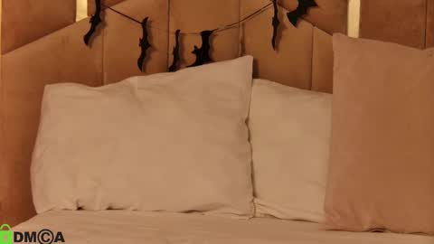 M. online show from 10/26/25, 09:31