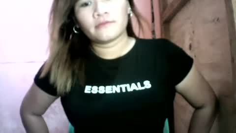 Snapshot of mages_1995 chatting on 06/18/26, 01:17 mages_1995 online show from 06/18/26, 01:17