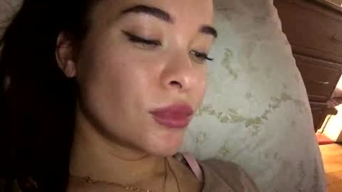 magggg658318 online show from 12/23/24, 11:04