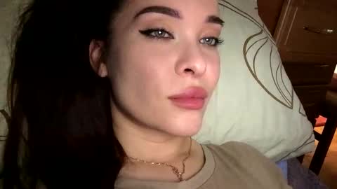 magggg658318 online show from 09/30/25, 11:59