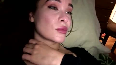 magggg658318 online show from 11/09/25, 12:58