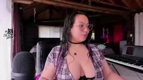Luna online show from 06/08/26, 03:12