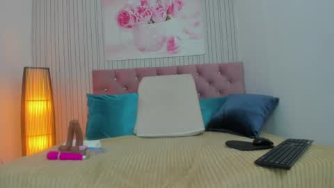 Snapshot of maggy_big_tits chatting on 12/19/24, 06:23 maggy_big_tits online show from 12/19/24, 06:23