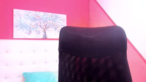 Snapshot of magic_axa_graham chatting on 11/21/25, 08:29 My name is magic axa grahamDont forget to follow me IG online show from 11/21/25, 08:29