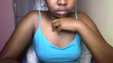 Snapshot of magic_bliss chatting on 05/20/26, 04:02 Bliss online show from 05/20/26, 04:02