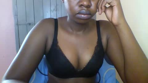 Snapshot of magic_bliss chatting on 06/07/26, 05:00 Bliss online show from 06/07/26, 05:00