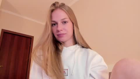 Snapshot of magic_couple13 chatting on 11/21/25, 03:00 Alice online show from 11/21/25, 03:00