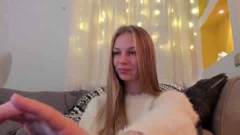 Snapshot of magic_couple13 chatting on 12/20/25, 01:29 Alice online show from 12/20/25, 01:29