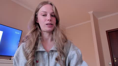 Snapshot of magic_couple13 chatting on 03/06/26, 12:01 Alice online show from 03/06/26, 12:01