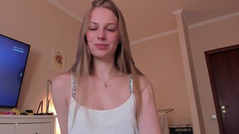 Snapshot of magic_couple13 chatting on 03/27/26, 11:54 Alice online show from 03/27/26, 11:54