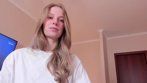 Snapshot of magic_couple13 chatting on 03/28/26, 10:37 Alice online show from 03/28/26, 10:37