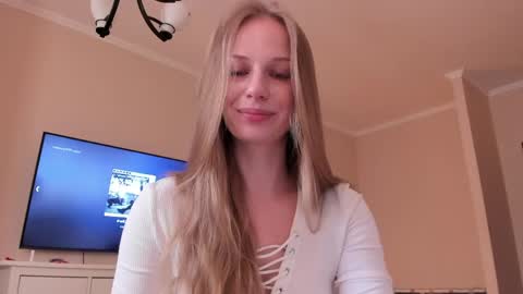 Snapshot of magic_couple13 chatting on 04/20/26, 11:13 Alice online show from 04/20/26, 11:13