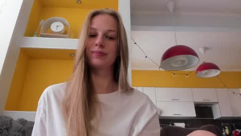 Snapshot of magic_couple13 chatting on 05/29/26, 01:09 Alice online show from 05/29/26, 01:09
