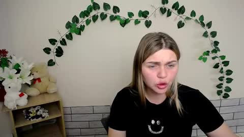 magic_katarina_ online show from 12/18/24, 10:24