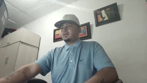 magic_milk23 online show from 10/04/25, 11:14