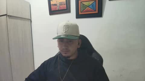 magic_milk23 online show from 10/19/25, 05:52