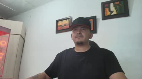 magic_milk23 online show from 10/24/25, 05:48