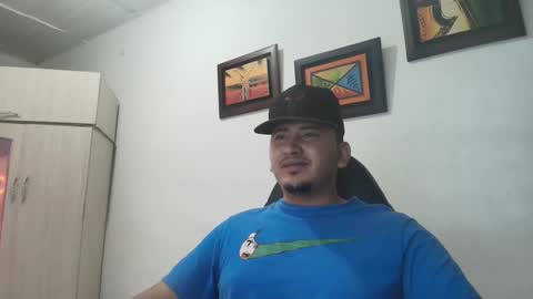 magic_milk23 online show from 10/30/25, 08:05