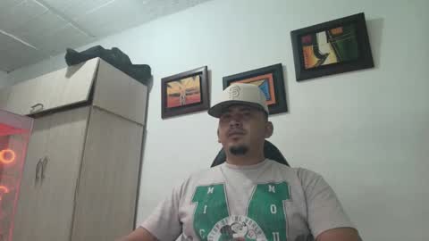 magic_milk23 online show from 11/05/25, 02:00