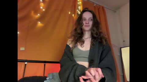 Mikky or Moon online show from 10/03/25, 06:05